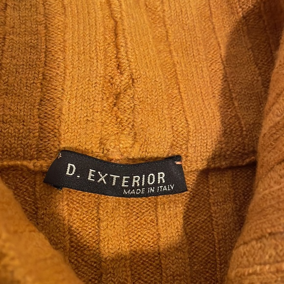 D. Exterior Cropped Sweater - Picture 6 of 7